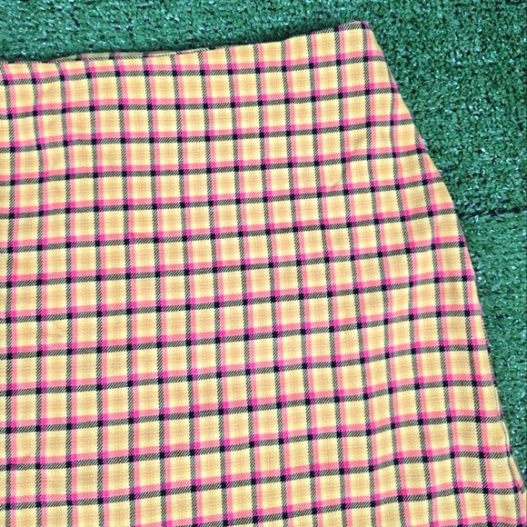 URBAN OUTFITTERS | GRETCHEN PLAID MINI SKIRT - Picture 6 of 14